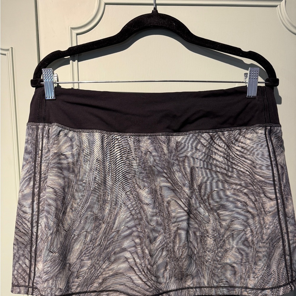 Lululemon Pace Rival Skort Black green  and Gray Patterned Skirt size 10 T